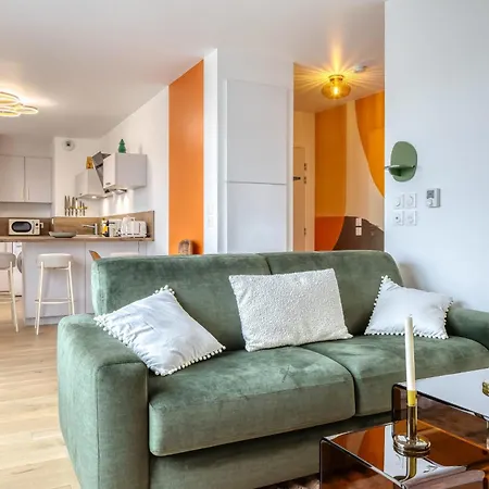 Les Mathurins F2 Unique Terrasse Parking Et Sport Apartment *