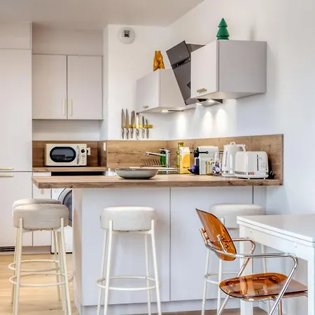 Appartement Les Mathurins F2 Unique Terrasse Parking Et Sport Rouen